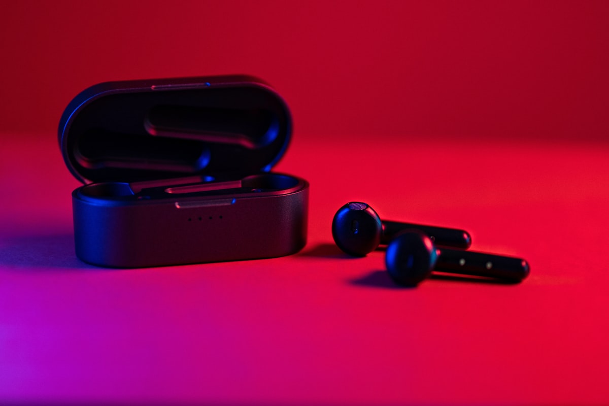 AirPods Pro 3 vs Sony WF-1000XM5: Which Should You Buy?